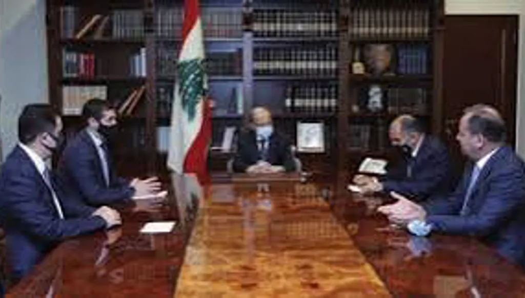 الرئيس السابق عون مترئساً المجلس الاعلى للدفاع بعد انفجار المرفأ في العام 2020