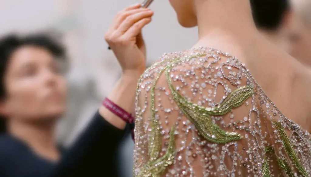 أبرز صيحات الشعر والمكياج من أسبوع الموضة للأزياء الراقية سترافق إطلالاتك هذا الصيف