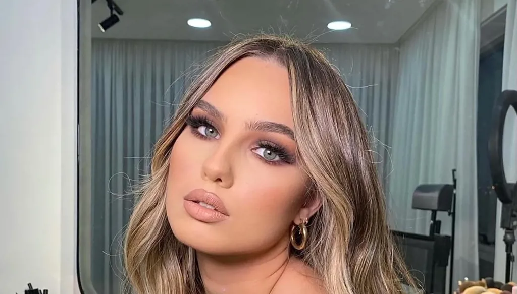 سارة - لينا بو جودة تمثّل لبنان في مسابقة ملكة جمال الكون: "قضيتي تمكين النساء" (صور)