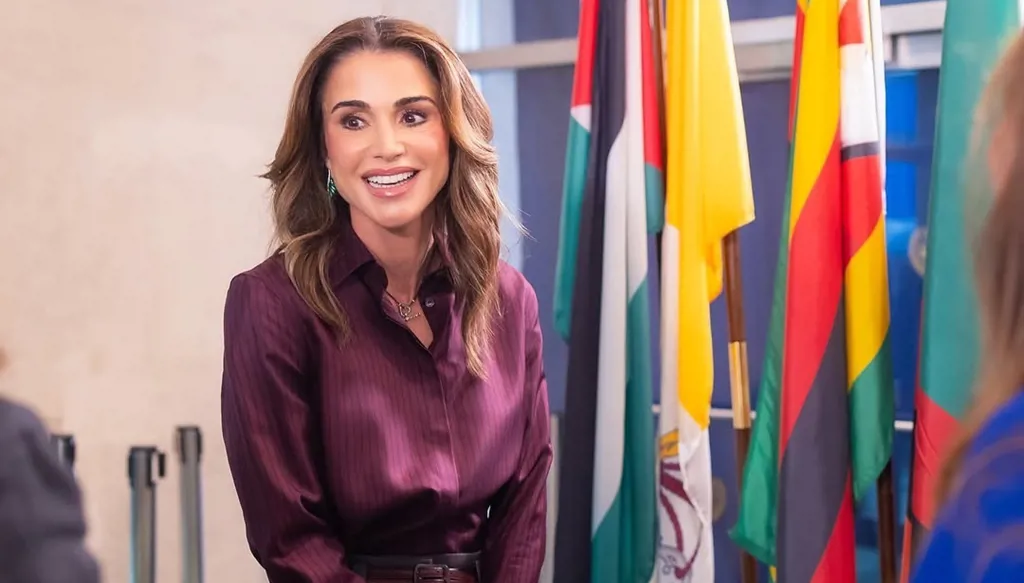 الملكة رانيا بإطلالة دبلوماسية عصرية لمناسبة الذكرى الـ30 لإعلان بكين في نيويورك (صور)