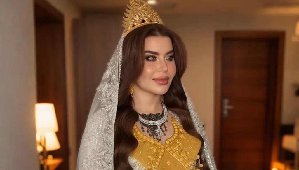 عرس تركي يشعل مواقع التواصل: العروس تُثقَل بالذهب وتضطر للجلوس (فيديو)