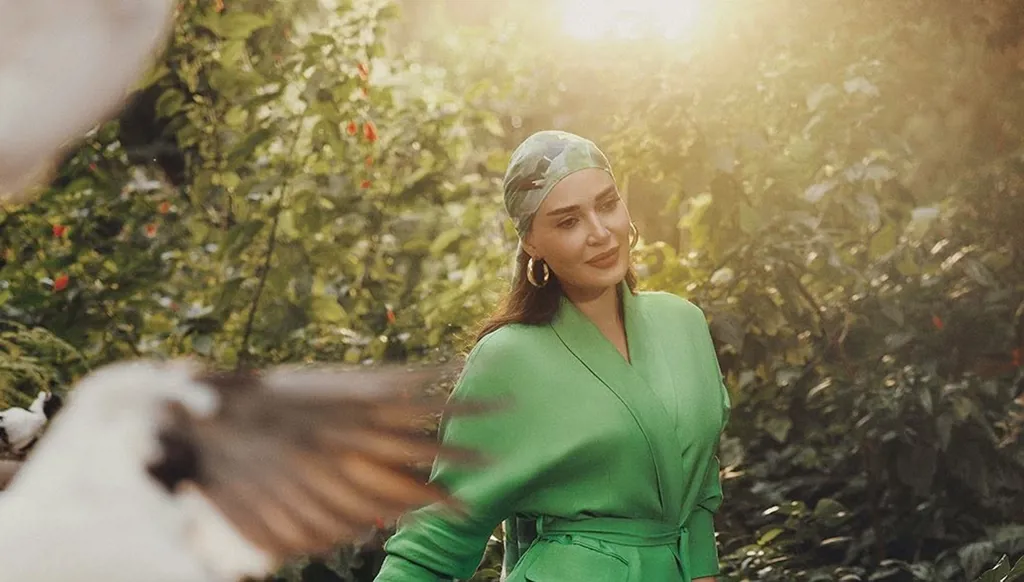 في اليوم العالمي للمرأة: 5 إطلالات للنساء الناجحات بأسلوب النجمات (صور)