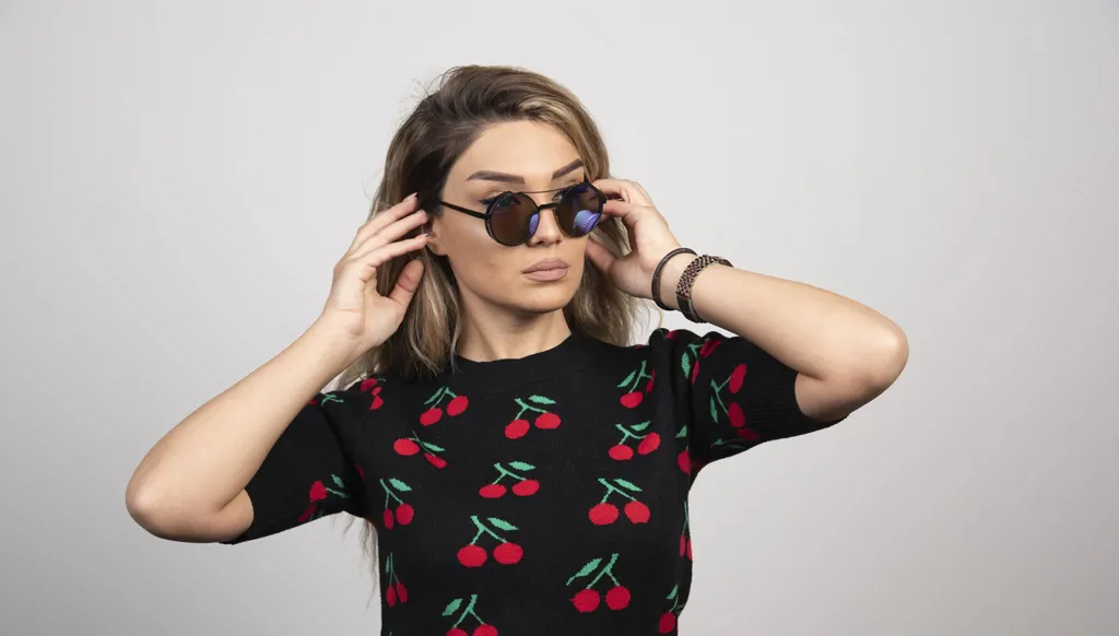 بين الاحترافية والفن الشعبي... الكرز يحتلّ قلب التصاميم العالمية (صور)