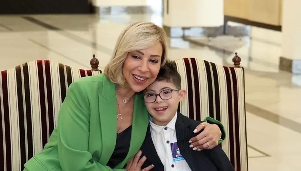 السيدة الأولى نعمت عون تتألّق بإطلالتين باللون الأخضر خلال نشاطاتها في قصر بعبدا (صور)