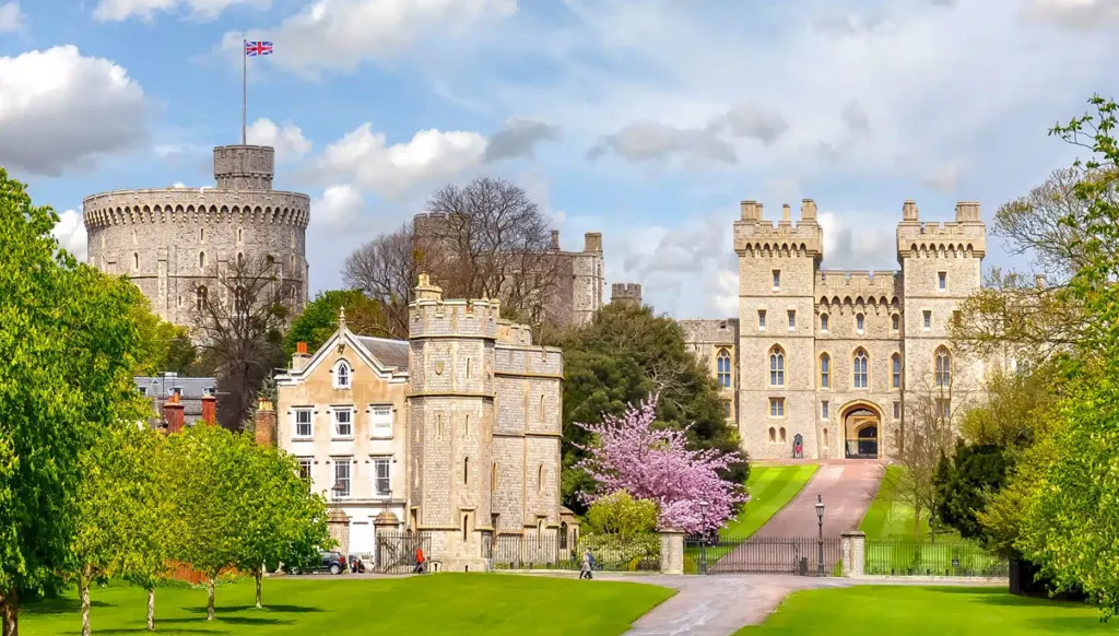 خرق أمني قرب مقر العائلة الملكية البريطانية وتوقيف المشتبه به (صور)