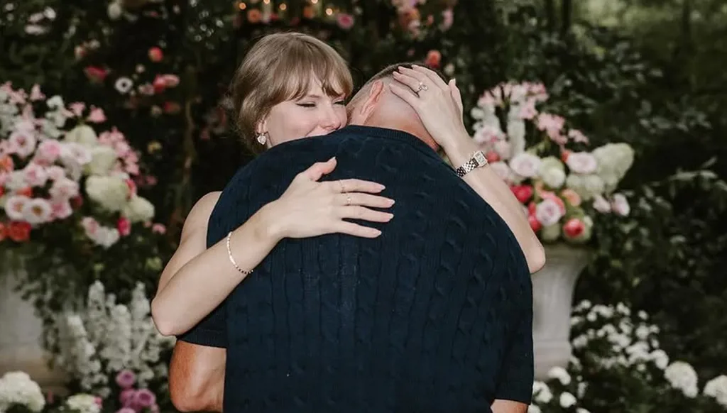 فستان خطوبة تايلور سويفت من رالف لورين ينفد من السوق في 20 دقيقة (صور)