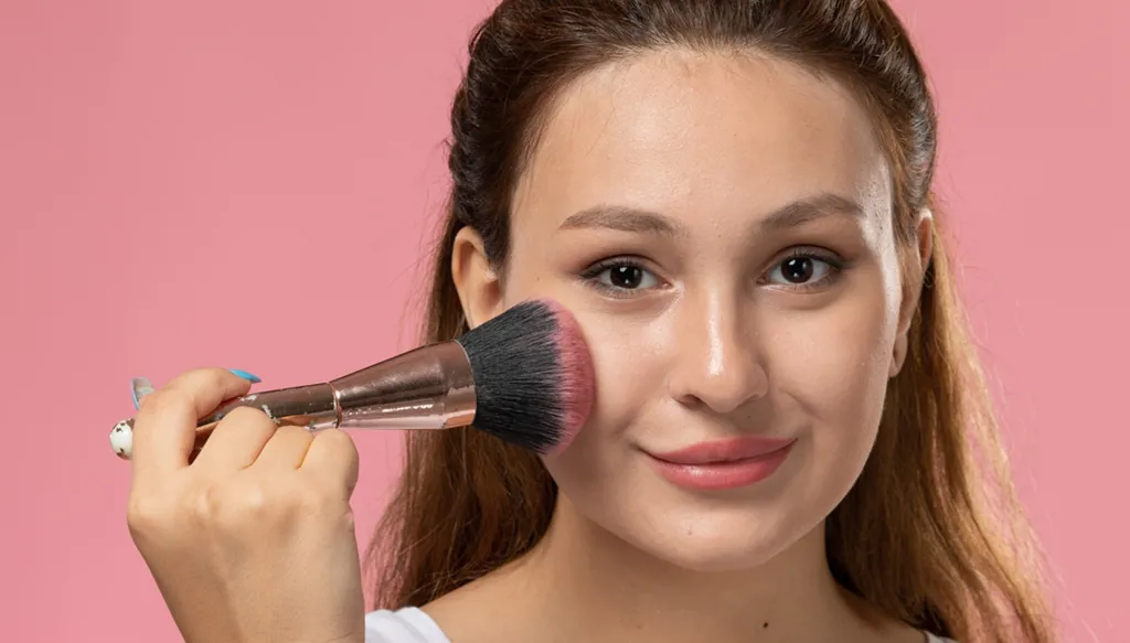 نصائح لتطبيق بلاشر يدوم طويلاً في الصيف (صور)