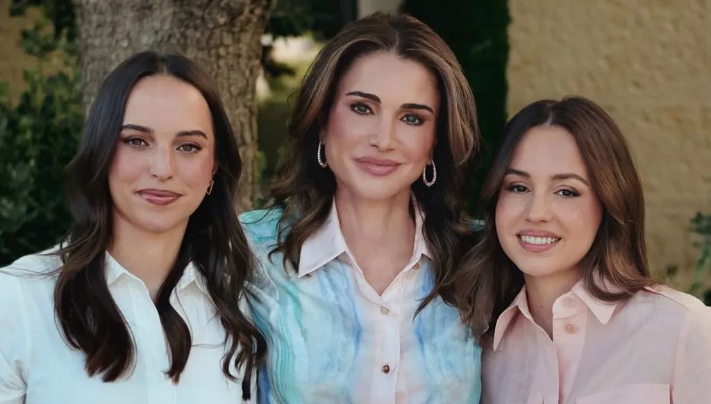 الملكة رانيا تعايد الاميرتين ايمان وسلمى بصورة جديدة ... "حفيدتاي تنافسانكما بالغلاوة"