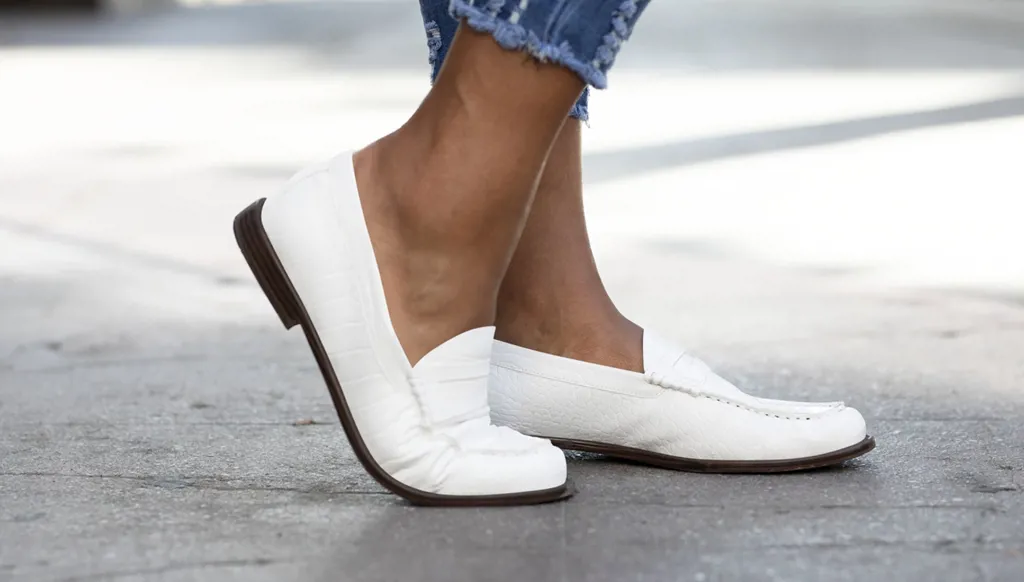 الأحذية الأكثر رواجاً في صيف 2025 ونصائح لاعتمادها بنجاح (صور)