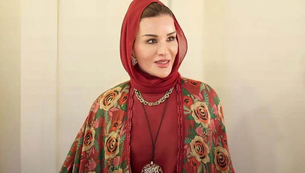 الشيخة موزا تحتفل بعيد ميلادها بأناقة وحضور استثنائي (صور)