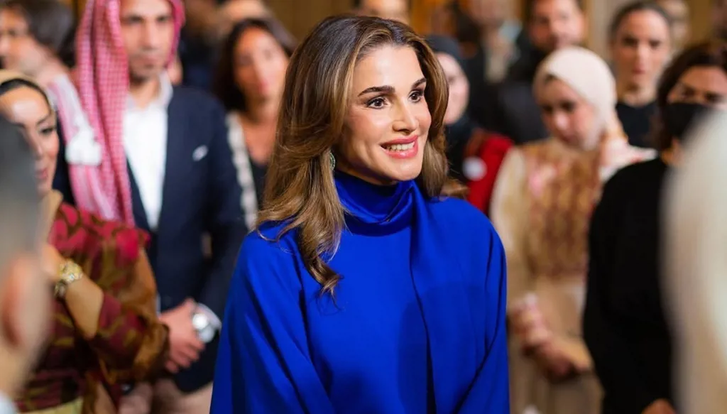 لماذا تعتمد الملكة رانيا الإطلالات المونوكروم؟ (صور)