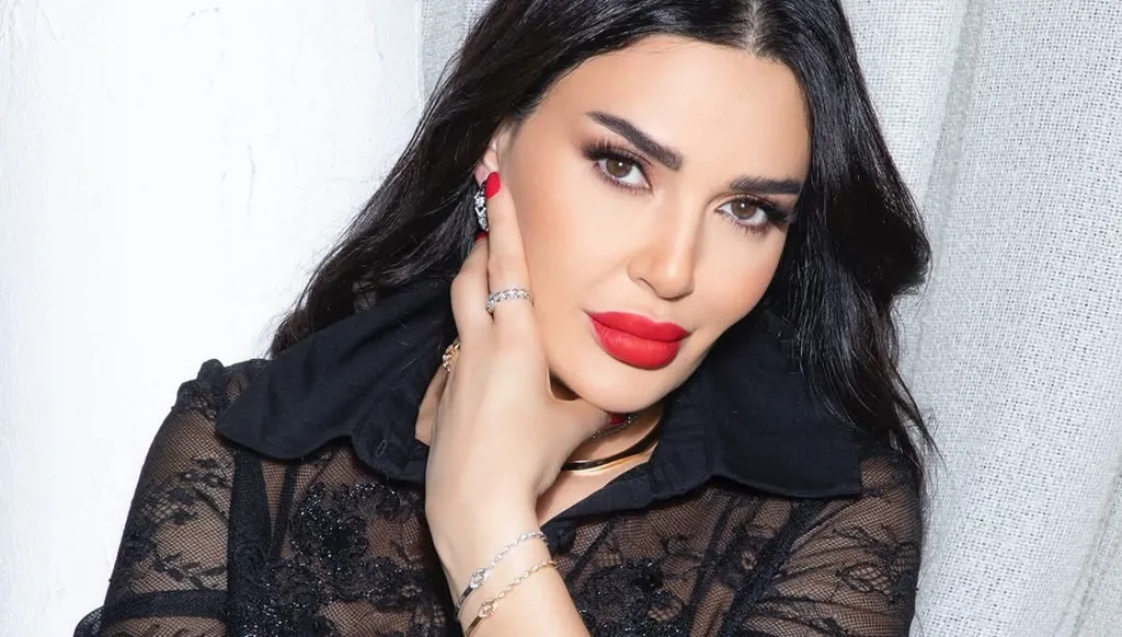 سيرين عبد النور بلوك جريء في قطر بتوقيع نجا سعادة (صور)