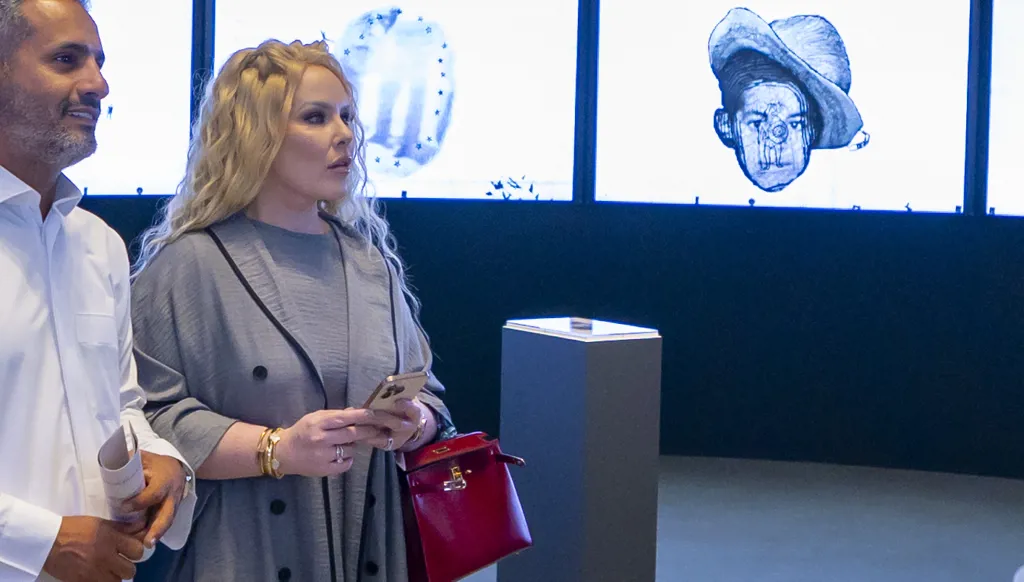 مركز الدرعية لفنون المستقبل يطلق برنامجاً فنياً تفاعلياً (صور)