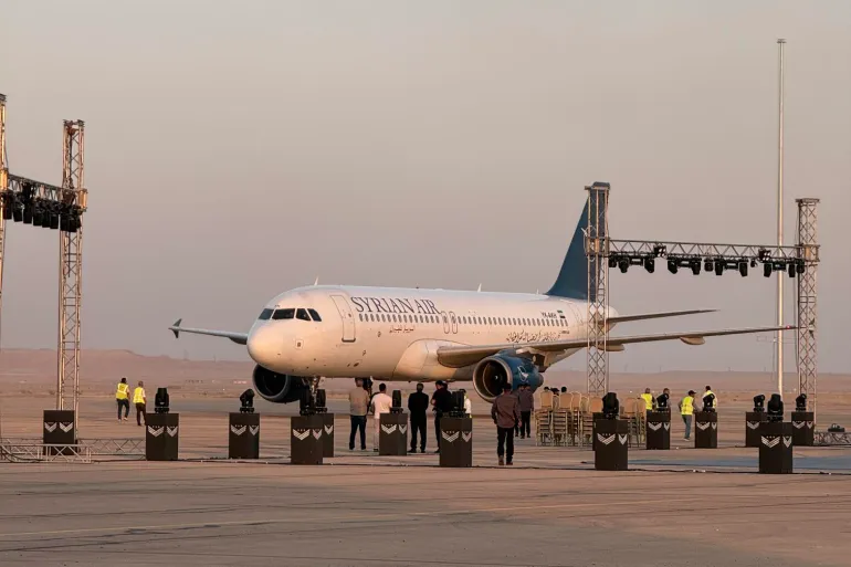 مطار دير الزور