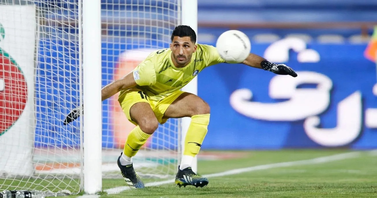 الحارس الإيراني محمد رشيد مظاهري. (وكالات)