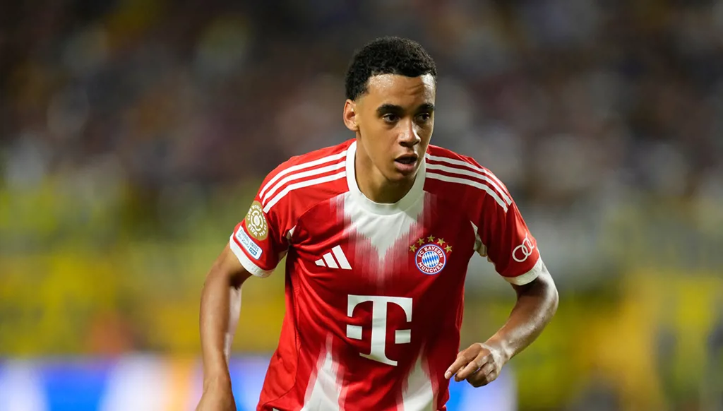 مفاجأة لجمهور بايرن ميونيخ... موسيالا يتوقع موعد عودته إلى الملاعب