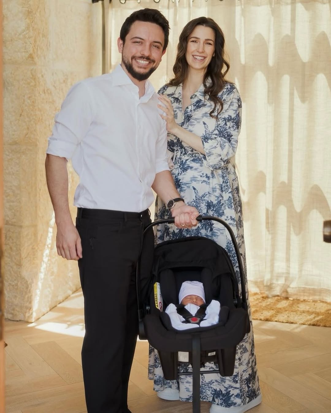 الاميرة رجوة الحسين بأسلوب المكياج الناعم (انستغرام)