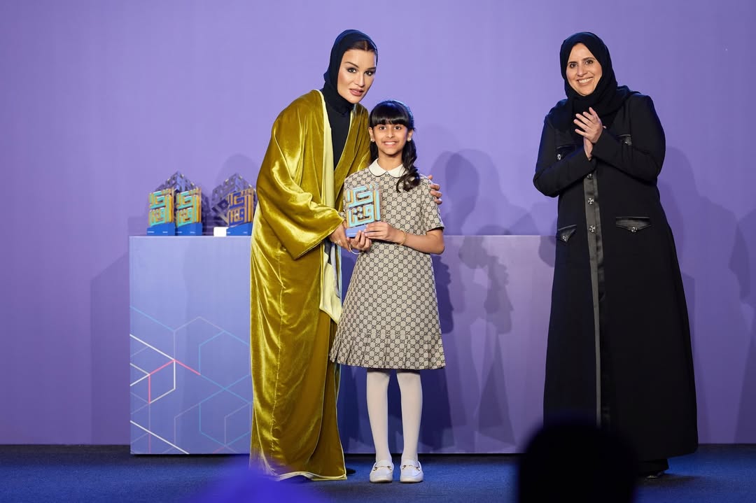 عباية جريئة بأسلوب الشيخة موزة في حفل اخلاقنا 2026 (انستغرام)