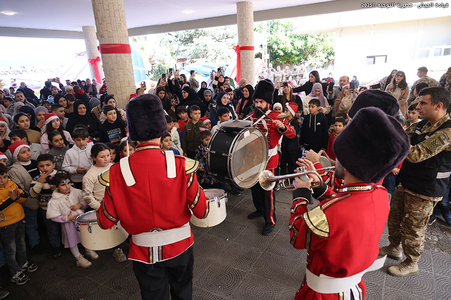 احتفال لعائلات العسكريين الشهداء وأولادهم. (رسمي)