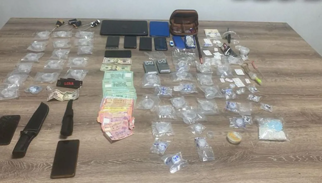 الجيش اللبناني: عمليات دهم وتوقيف أشخاص من بينهم عصابة لترويج المخدرات