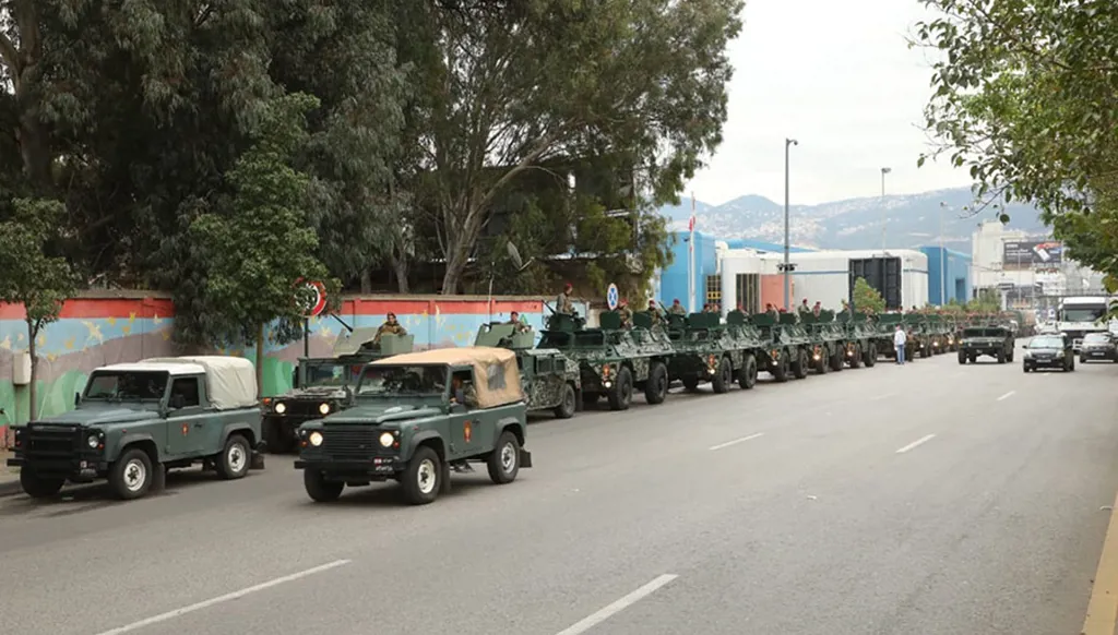 بالصور- الجيش اللبناني يُباشر تعزيز انتشاره في جنوب الليطاني بالتنسيق مع "اليونيفيل"