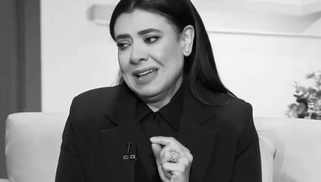 نشوى مصطفى تنهار بالبكاء حزناً على وفاة زوجها (فيديو)