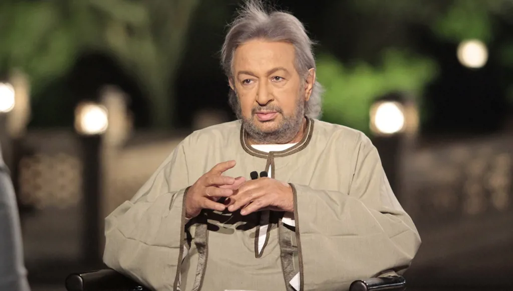 انهيار منزل طفولة نور الشريف... وابنته مصدومة