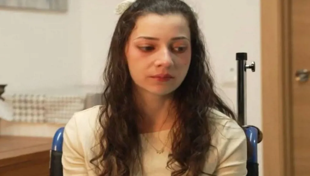 شابّة إسبانية توجّه رسالة مؤثّرة لأسرتها قبل لجوئها لـ"الموت الرحيم" (فيديو)