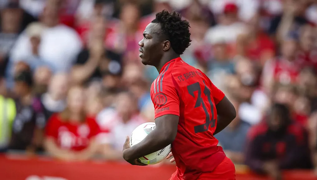 موهبة بايرن ميونيخ إلى واتفورد الإنكليزي