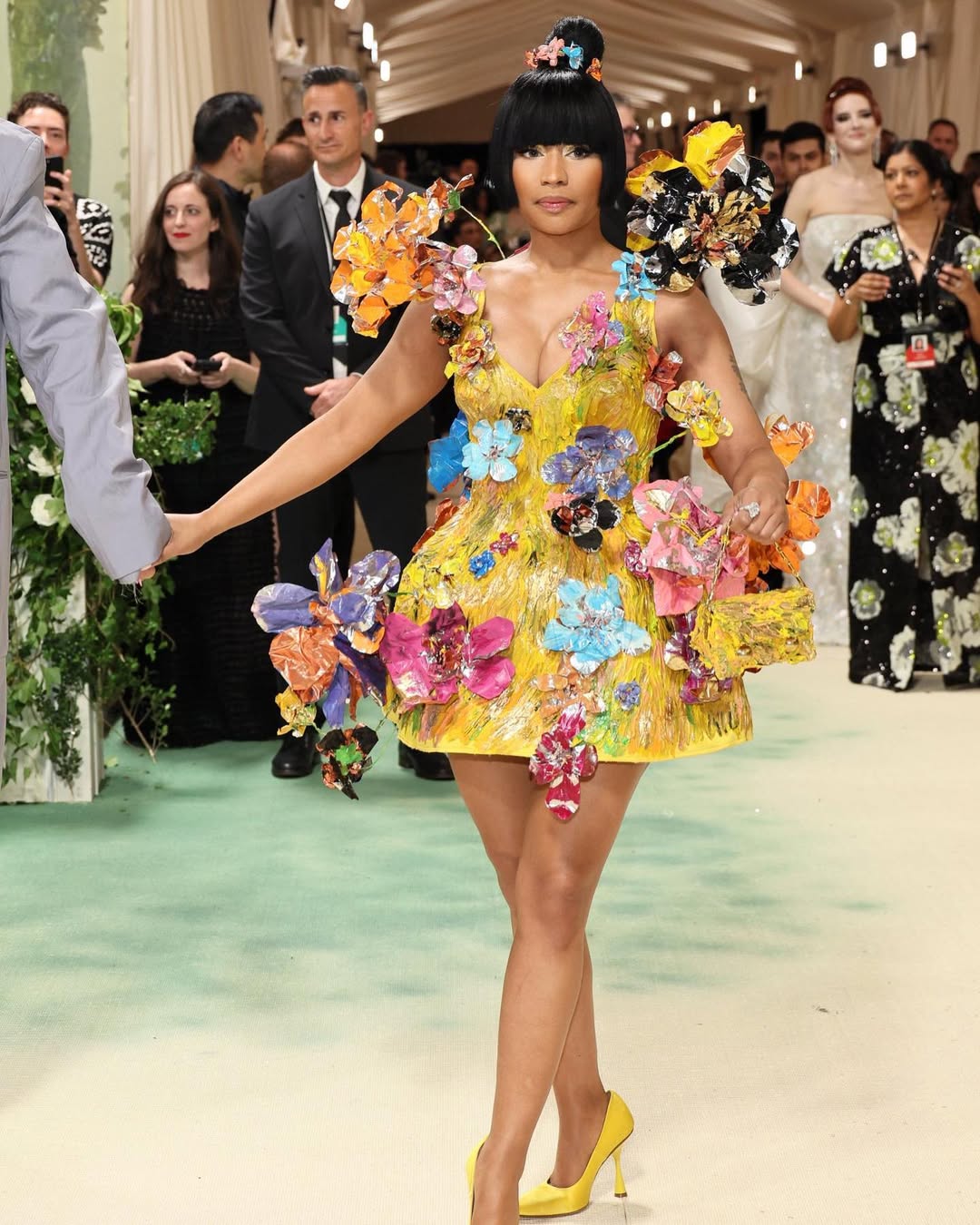 فستان نيكي ميناج في ميت غالا 2024 (إنستغرام)
