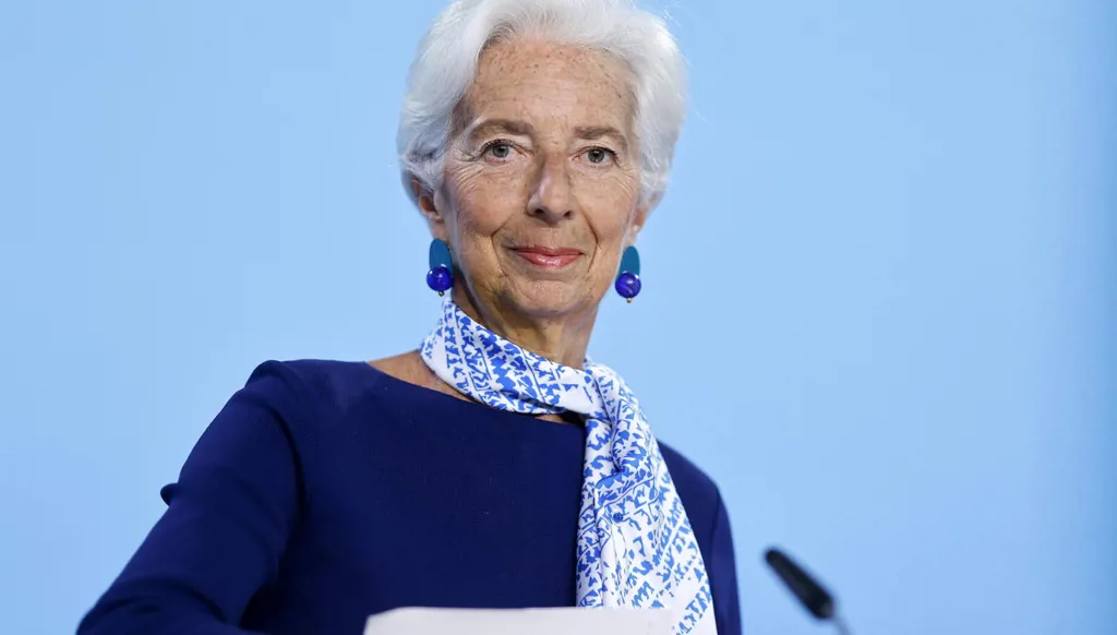 لاغارد تدافع عن استقلالية البنوك المركزية