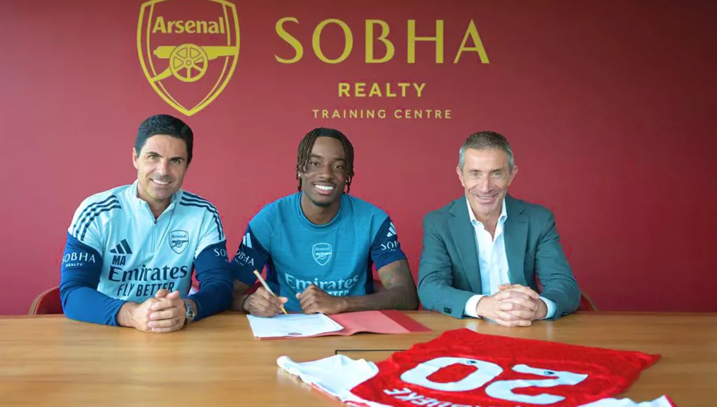 بعد صفقة مادويكي... انتقالات تاريخية بين أندية المدينة الواحدة