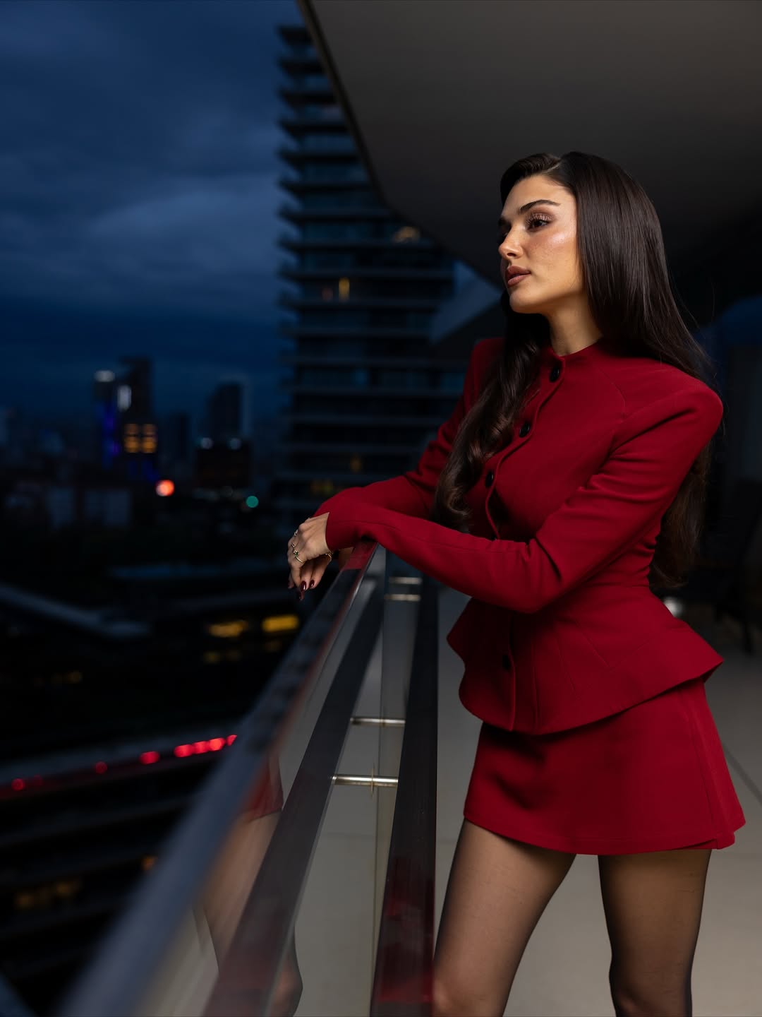 هانده ارتشيل تعتمد تسريحة الشعر الريترو (انستغرام)