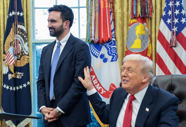 الرئيس الأميركي دونالد ترامب ورئيس بلدية مدينة نيويورك زهران ممداني في المكتب البيضاوي في البيت الأبيض. (رويترز)