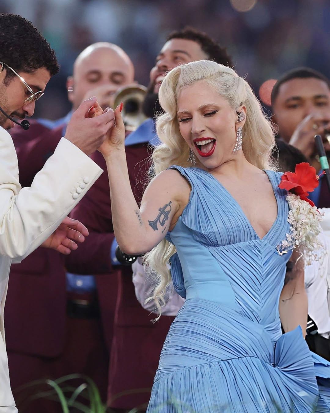 ليدي غاغا وباد باني في سوبر بول 2026 (انستغرام)