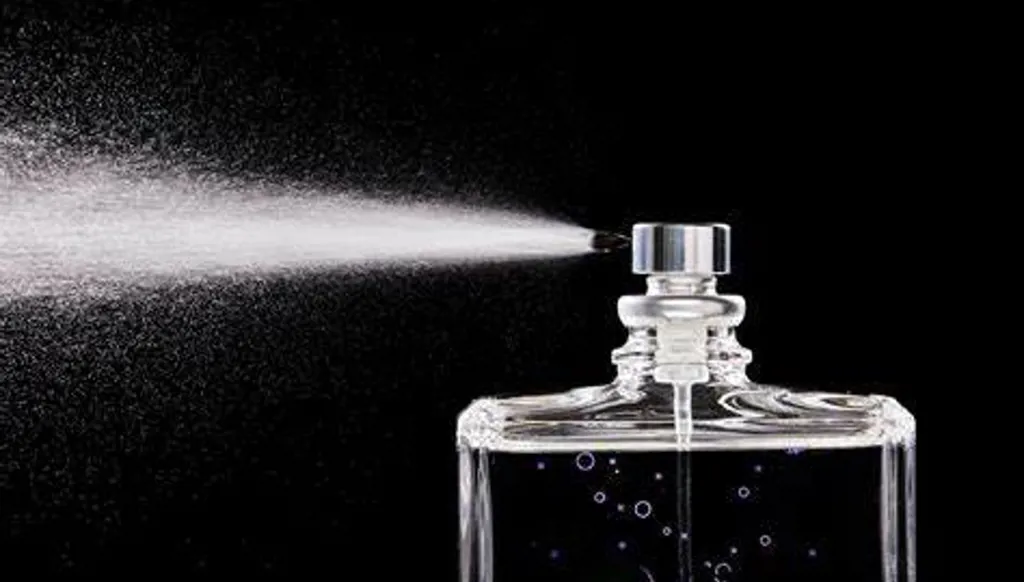 أنفٌ إلكترونيّ: كيف يفكّ الذكاء الاصطناعيّ شفرة العطور والروائح؟