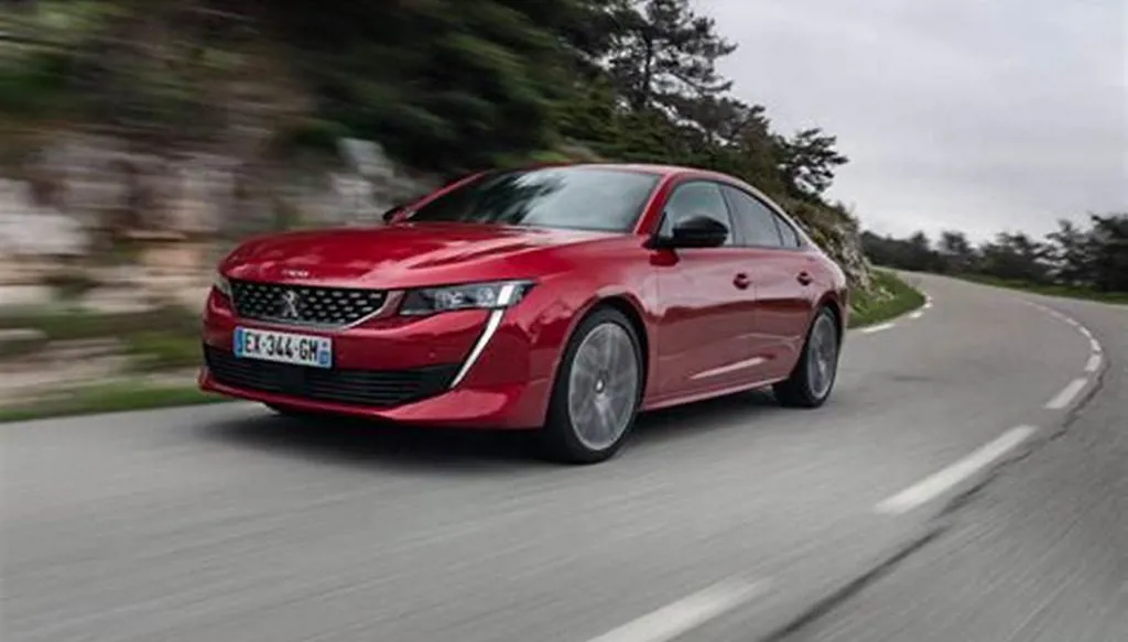 متى ينوي ترامب فرض رسوم إضافية على السيّارات المستوردة؟