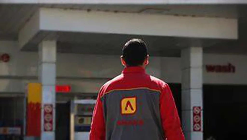 Pourquoi Israël cible-t-il les stations « Amana Fuel » ?