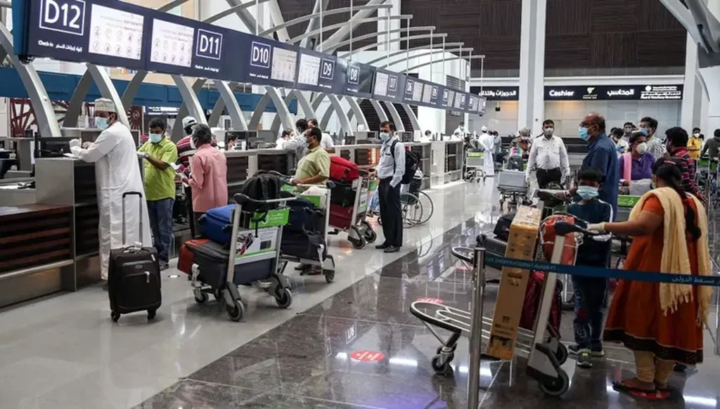 مطارات عُمان والسعودية مراكز إجلاء للركاب العالقين