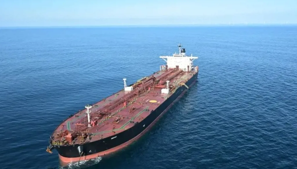 بعد إبحارها في "وضع التخفي"... عودة 4 ناقلات نفط لمياه فنزويلا