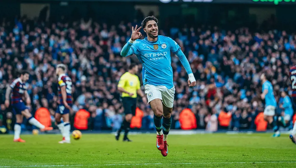 "حلم حياتي تحقق"... نجم مانشستر سيتي عمر مرموش يحتفل بخطوبته (صور)