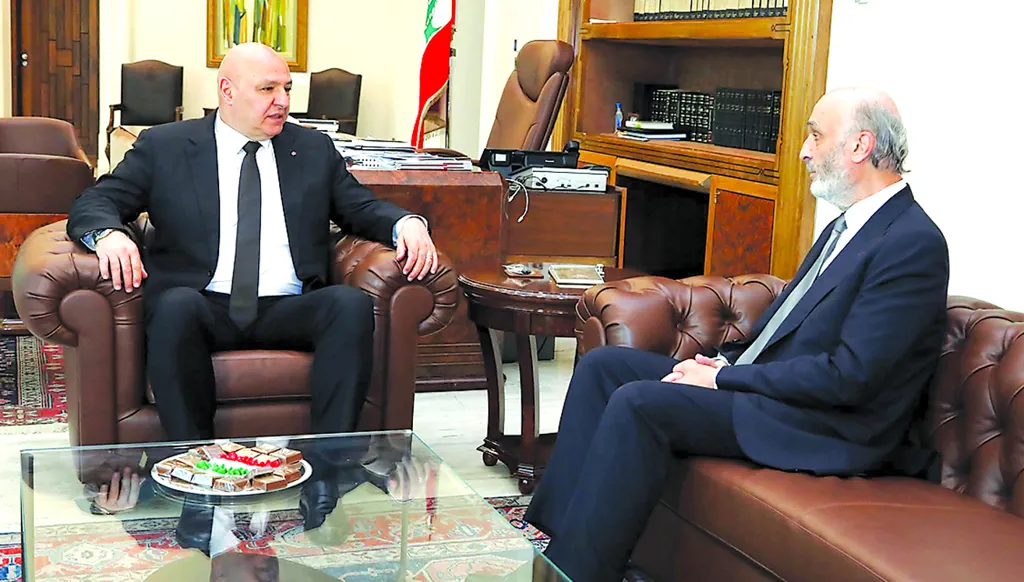 العلاقة بين عون والأحزاب المسيحية... إدارة توازنات