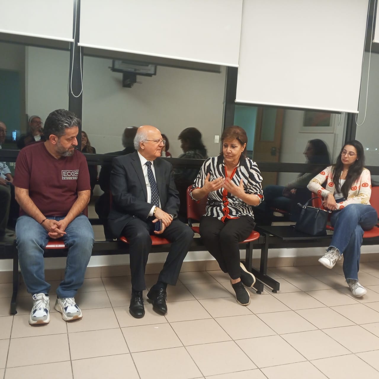 شلالا يلتقي عائلة صادق (الرئاسة اللبنانية).