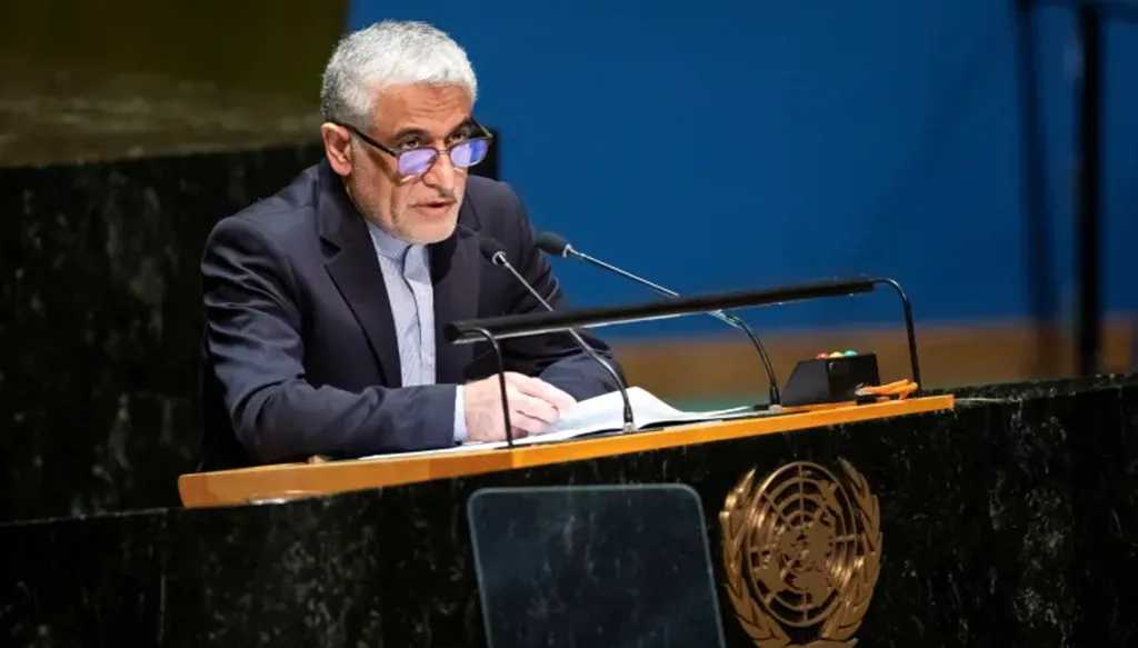 إيران تستنكر "انتهاكاً خطيراً لسيادتها" بعد دخول الحصار الأميركي حيز التنفيذ