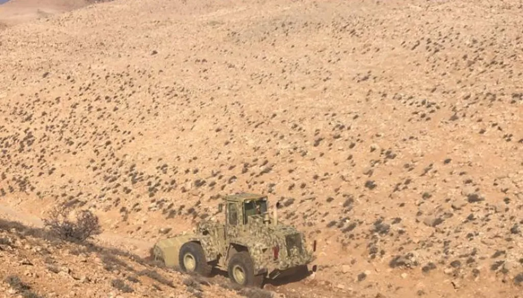 الجيش اللبناني: إغلاق معابر غير شرعية في البقاع الشمالي (صور)