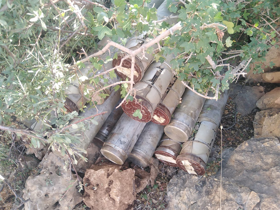 الجيش اللبناني يضبط صواريخ غراد جرى تهريبها من الأراضي السورية (قيادة الجيش).