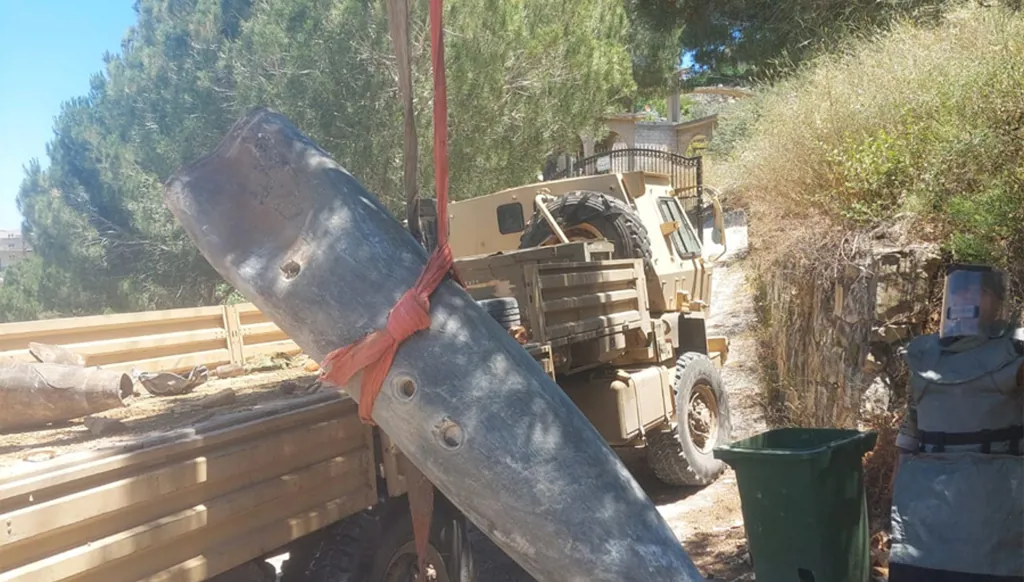 الجيش اللبناني: تفكيك قنابل طيران إسرائيلية غير منفجرة في جنوب لبنان وندعو الأهالي للتريّث بالعودة