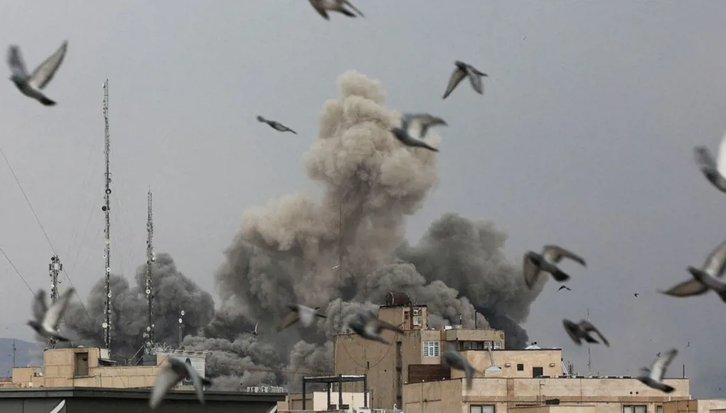 الحرب تتصاعد في أسبوعها الثالث… إسرائيل: دخلنا مرحلة "حاسمة" ضد إيران