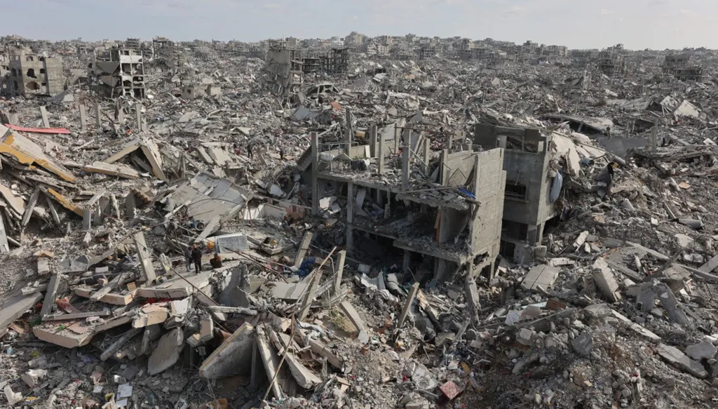 رفح مدينة منكوبة... 90% من التجمعات السكنية فيها ‏دمّرت بالكامل ‏