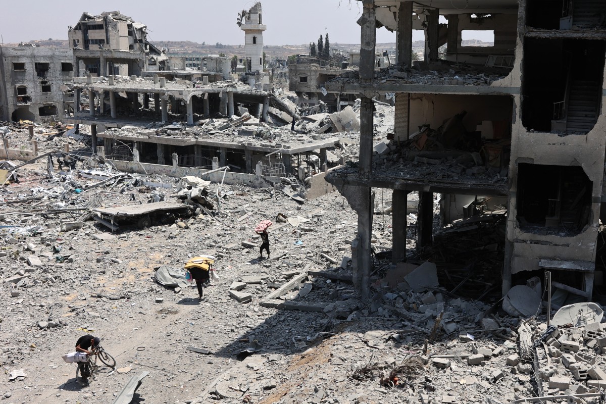 الدمار يلفّ أحياء غزة (أ ف ب)